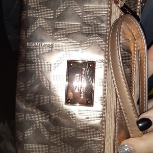 Michael kors wristlet